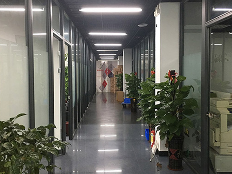 365英国上市集团