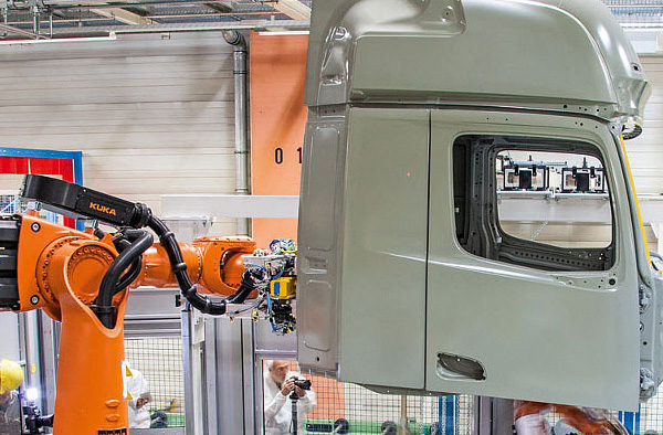 365英国上市集团